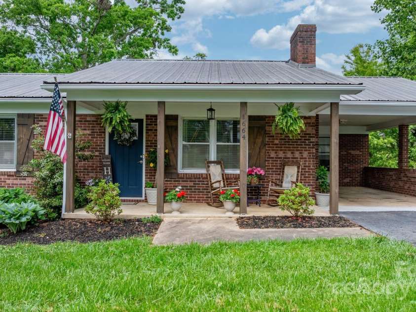 1664 Lafayette Avenue, Hudson, NC 28638.  MLS# CAR4254349, YatesRealty ID 11518. 