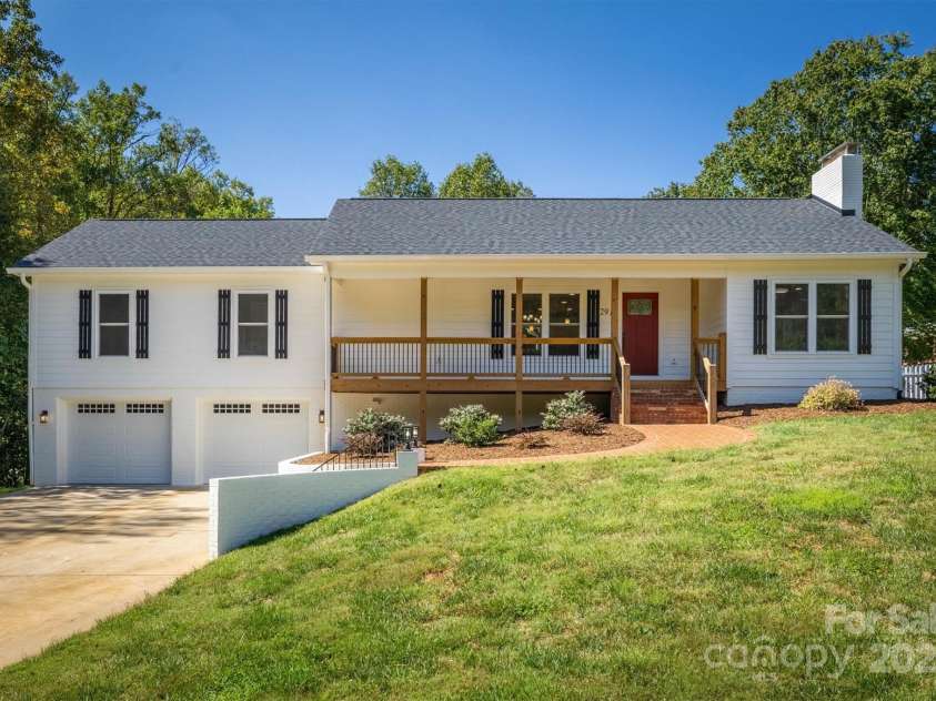 2912 Woodstream Drive, Valdese, NC 28690.  MLS# CAR4308956, YatesRealty ID 11519. 