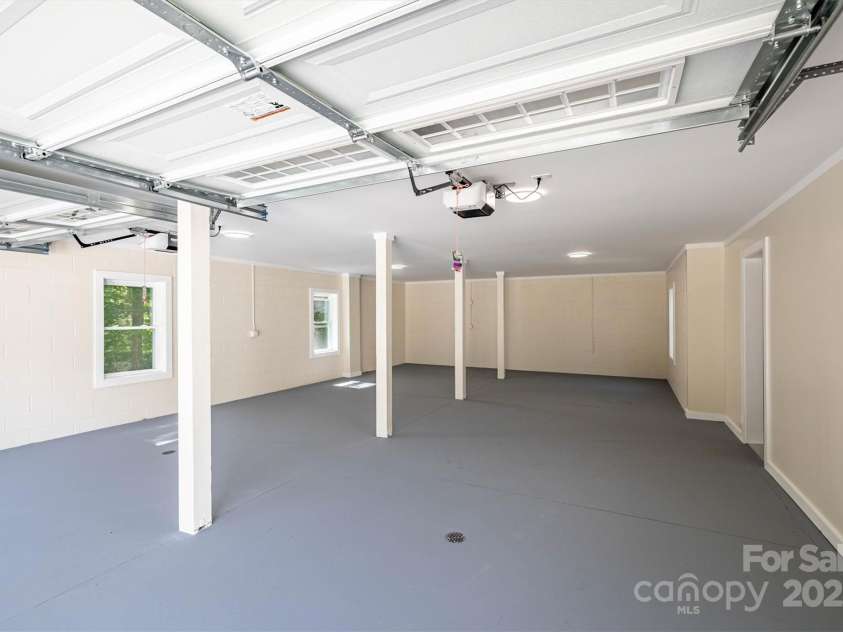 2912 Woodstream Drive, Valdese, NC 28690.  MLS# CAR4308956, YatesRealty ID 11519. Garage