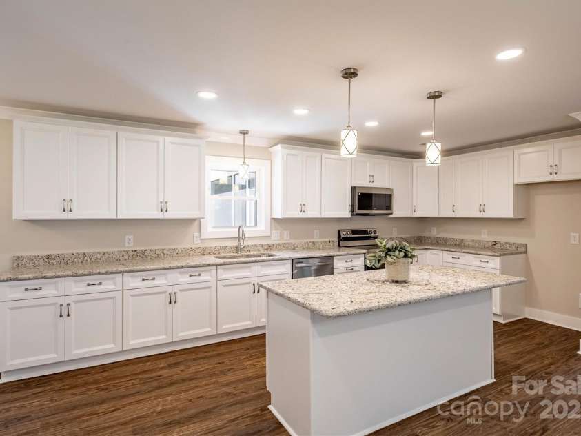 2912 Woodstream Drive, Valdese, NC 28690.  MLS# CAR4308956, YatesRealty ID 11519. Kitchen