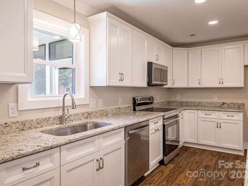 2912 Woodstream Drive, Valdese, NC 28690.  MLS# CAR4308956, YatesRealty ID 11519. Kitchen