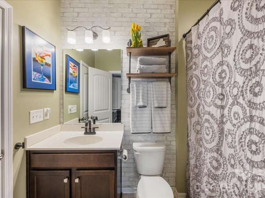 11516 Glowing Star Drive, Charlotte, NC 28215.  MLS# CAR4336828, YatesRealty ID 1152. 