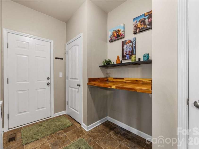 11516 Glowing Star Drive, Charlotte, NC 28215.  MLS# CAR4336828, YatesRealty ID 1152. 