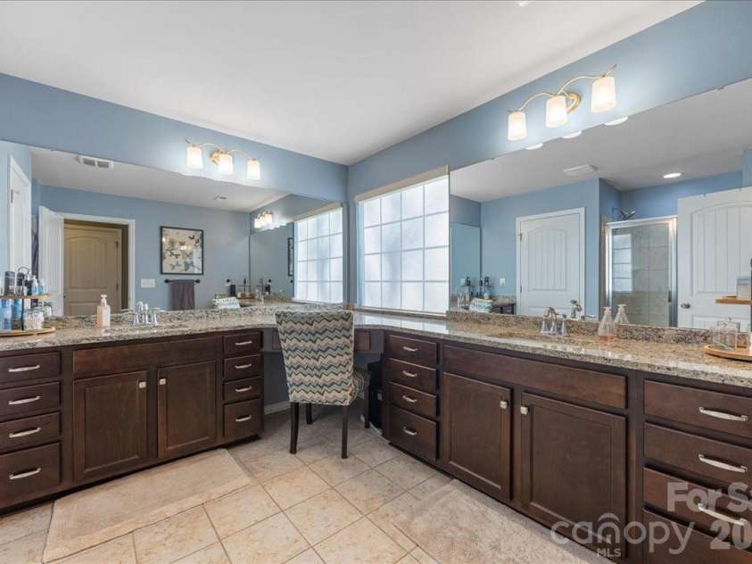 11516 Glowing Star Drive, Charlotte, NC 28215.  MLS# CAR4336828, YatesRealty ID 1152. 