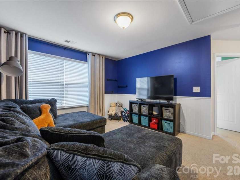 11516 Glowing Star Drive, Charlotte, NC 28215.  MLS# CAR4336828, YatesRealty ID 1152. 