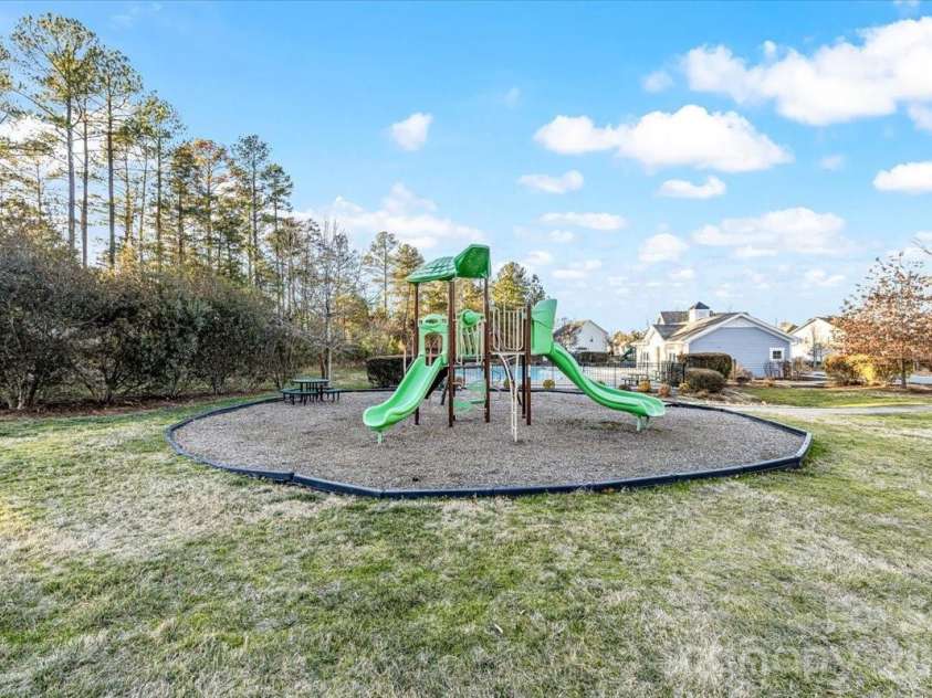 11516 Glowing Star Drive, Charlotte, NC 28215.  MLS# CAR4336828, YatesRealty ID 1152. 