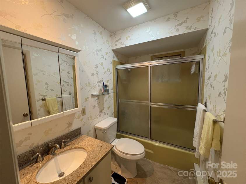 108 Golfview Drive, Maggie Valley, NC 28751.  MLS# CAR4254101, YatesRealty ID 11520. 