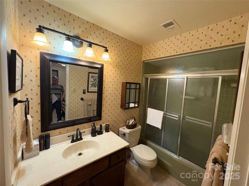 108 Golfview Drive, Maggie Valley, NC 28751.  MLS# CAR4254101, YatesRealty ID 11520. 