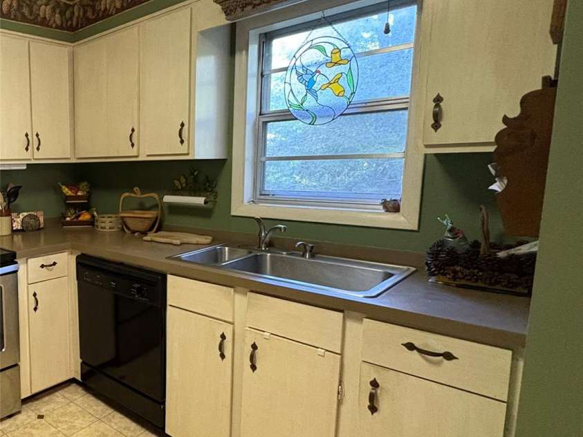 108 Golfview Drive, Maggie Valley, NC 28751.  MLS# CAR4254101, YatesRealty ID 11520. 