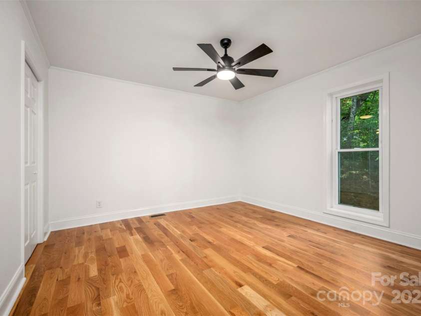 160 Lasae Lane, Tryon, NC 28782.  MLS# CAR4308669, YatesRealty ID 11520. 