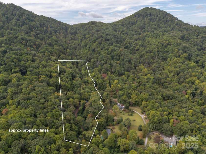 160 Lasae Lane, Tryon, NC 28782.  MLS# CAR4308669, YatesRealty ID 11520. 