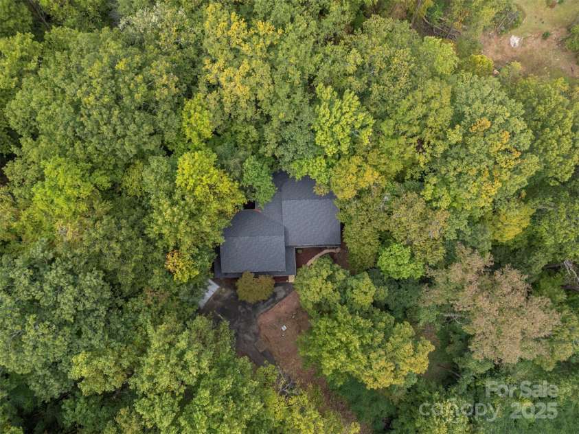 160 Lasae Lane, Tryon, NC 28782.  MLS# CAR4308669, YatesRealty ID 11520. 
