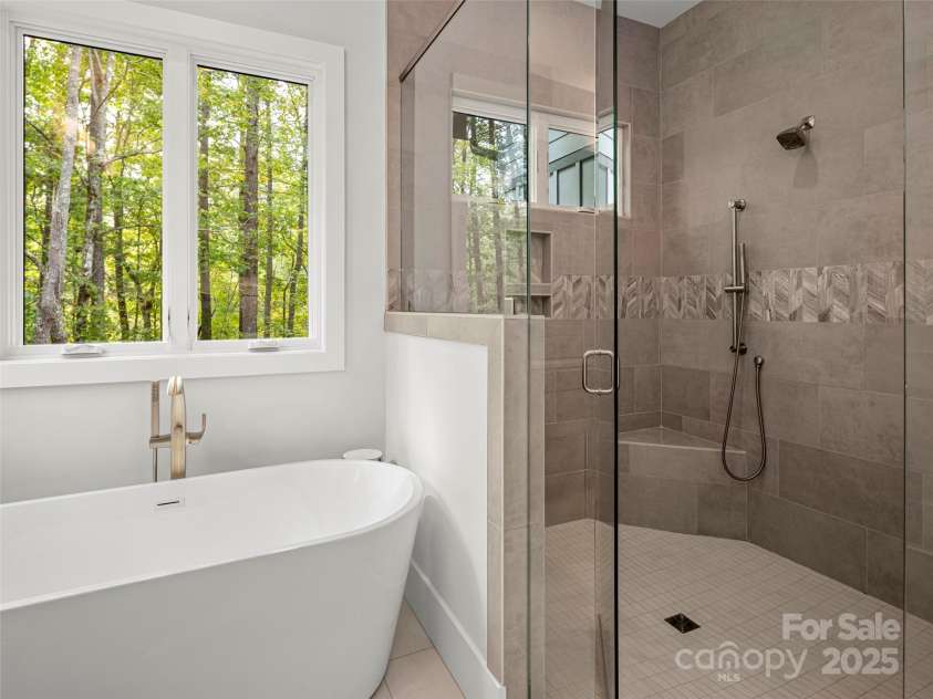 1565 Country View Way, Arden, NC 28704.  MLS# CAR4311786, YatesRealty ID 11521. 