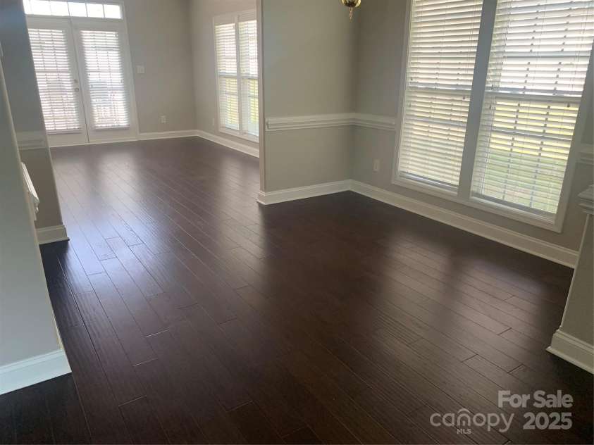 11622 Lioness Street, Charlotte, NC 28273.  MLS# CAR4254241, YatesRealty ID 11524. Beautiful Floors! and lot's of natural light.