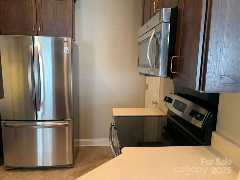 11622 Lioness Street, Charlotte, NC 28273.  MLS# CAR4254241, YatesRealty ID 11524. Plenty of space for preparing those homemade cookies.