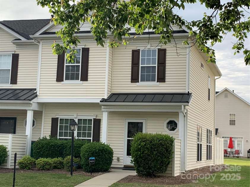 11622 Lioness Street, Charlotte, NC 28273.  MLS# CAR4254241, YatesRealty ID 11524. Welcome Home! 2 Car Spaces in front.