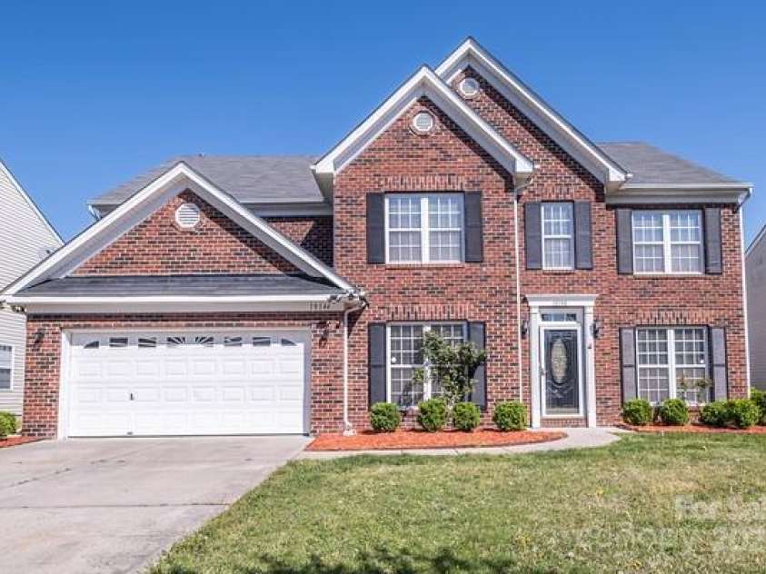 10146 Hawkeye Drive, Charlotte, NC 28273.  MLS# CAR4254398, YatesRealty ID 11525. 