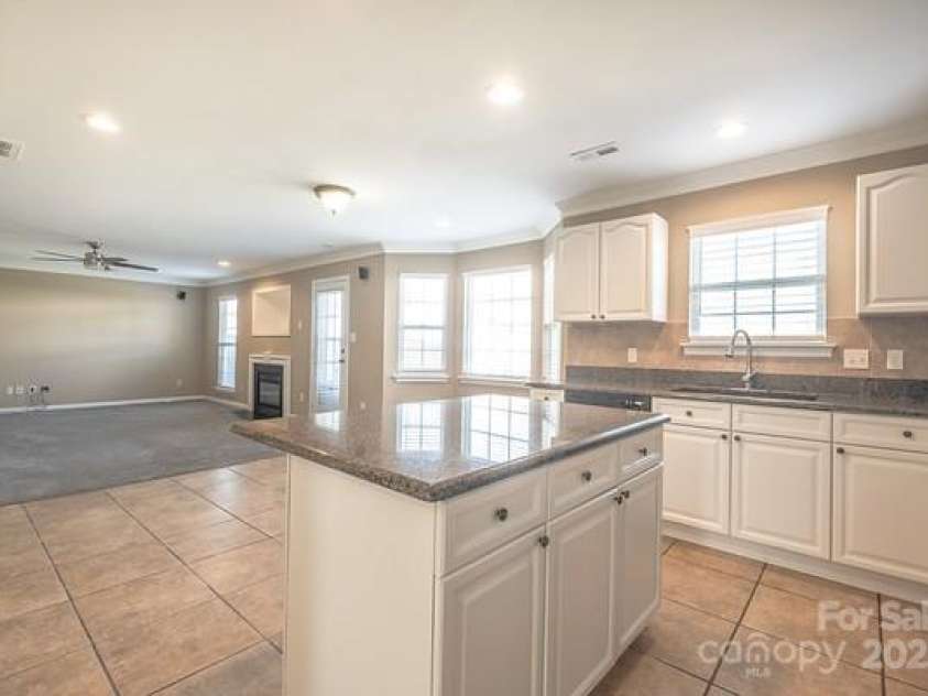 10146 Hawkeye Drive, Charlotte, NC 28273.  MLS# CAR4254398, YatesRealty ID 11525. 