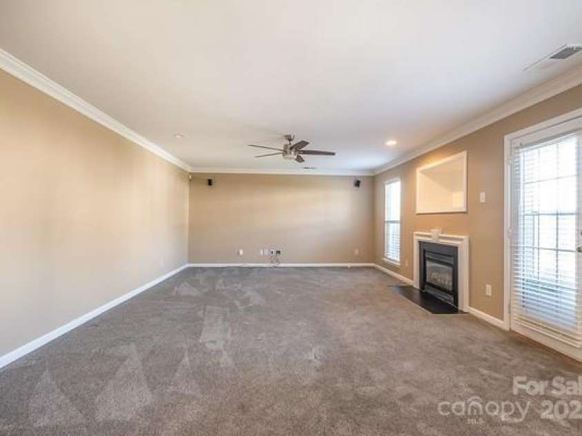 10146 Hawkeye Drive, Charlotte, NC 28273.  MLS# CAR4254398, YatesRealty ID 11525. Great Room