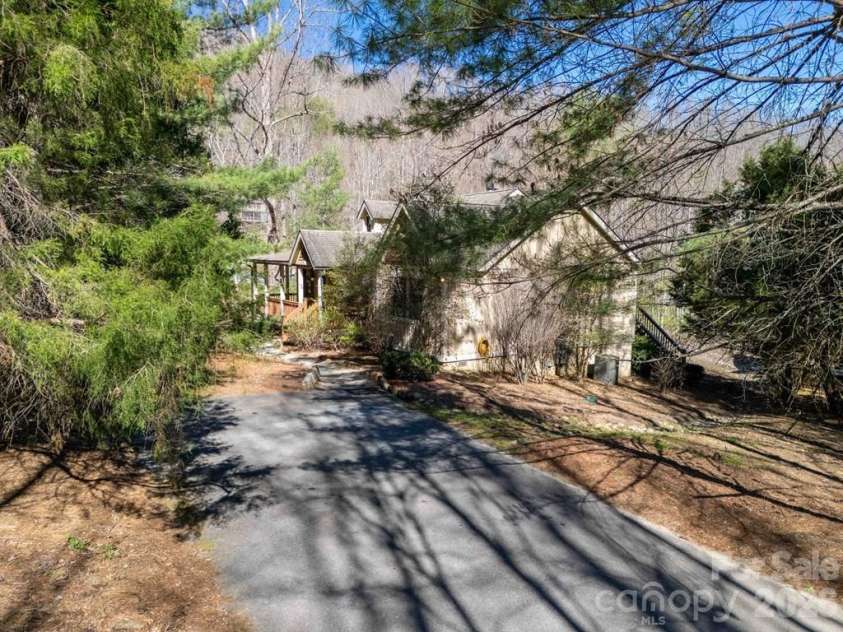 98 Mill Pond Drive, Tuckasegee, NC 28783.  MLS# CAR4367115, YatesRealty ID 11525. 