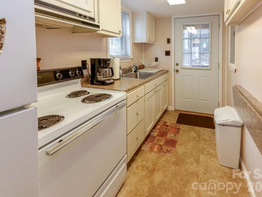 201 Chase Lane, Rutherfordton, NC 28139.  MLS# CAR4367220, YatesRealty ID 11526. 