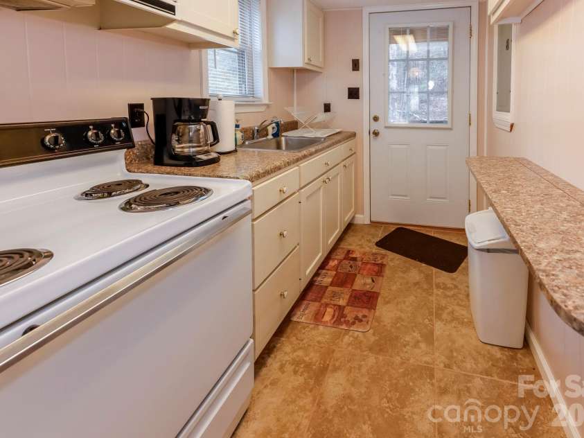 201 Chase Lane, Rutherfordton, NC 28139.  MLS# CAR4367220, YatesRealty ID 11526. 