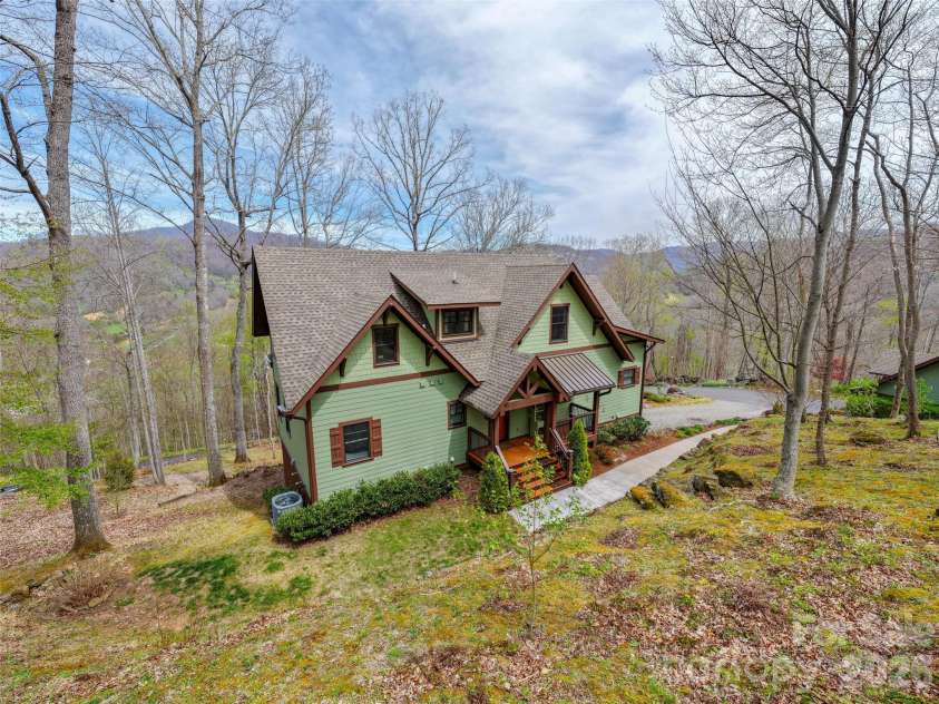 711 Winfield Drive, Clyde, NC 28721.  MLS# CAR4367312, YatesRealty ID 11527. 