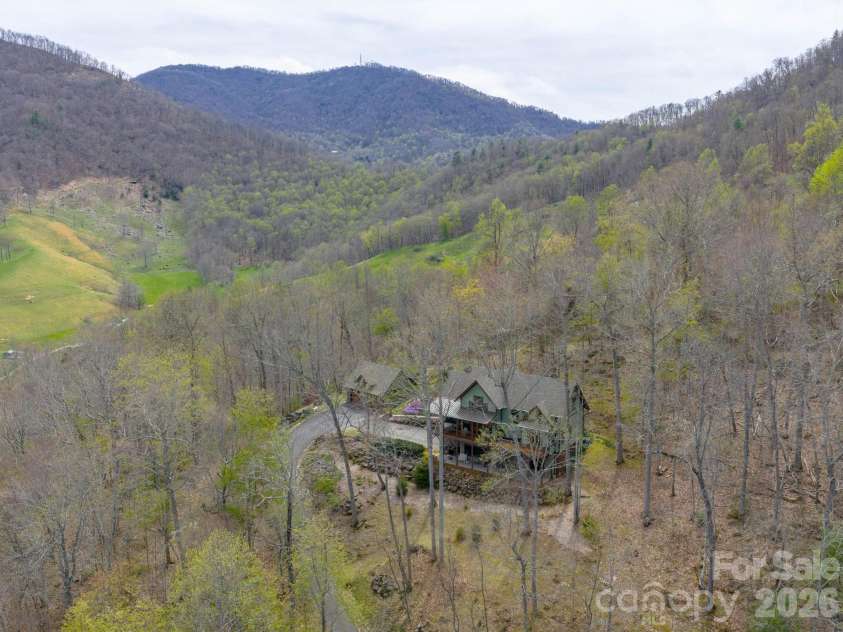 711 Winfield Drive, Clyde, NC 28721.  MLS# CAR4367312, YatesRealty ID 11527. 