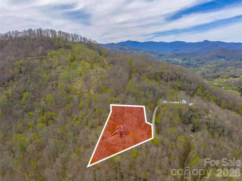 711 Winfield Drive, Clyde, NC 28721.  MLS# CAR4367312, YatesRealty ID 11527. 