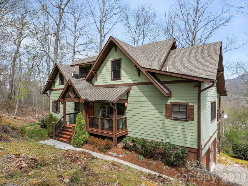 711 Winfield Drive, Clyde, NC 28721.  MLS# CAR4367312, YatesRealty ID 11527. 
