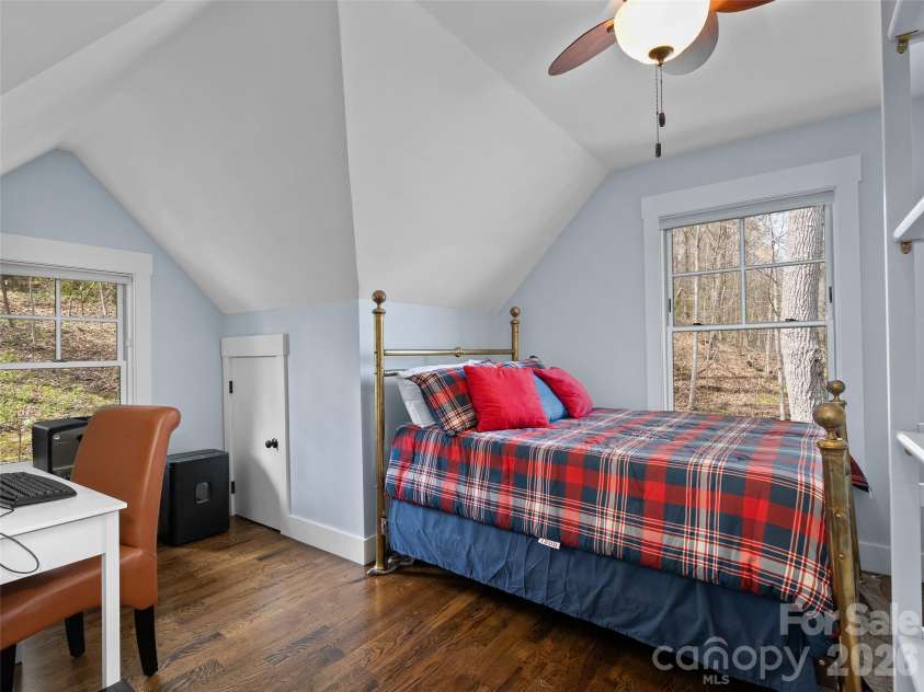 711 Winfield Drive, Clyde, NC 28721.  MLS# CAR4367312, YatesRealty ID 11527. 