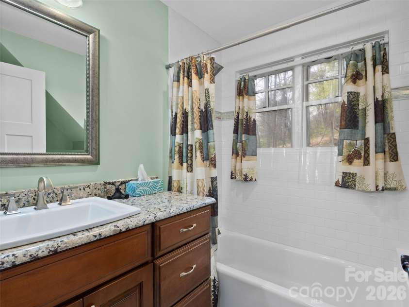 711 Winfield Drive, Clyde, NC 28721.  MLS# CAR4367312, YatesRealty ID 11527. 