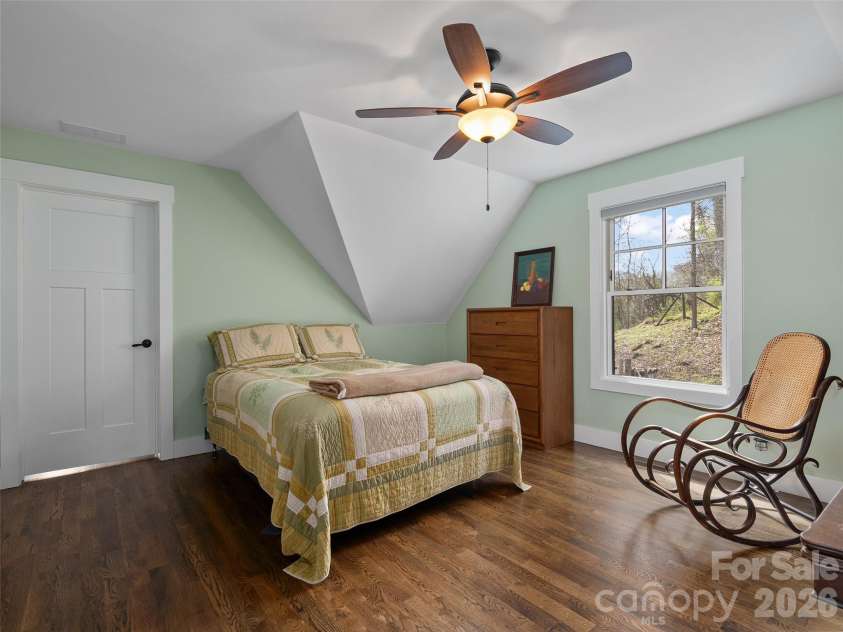 711 Winfield Drive, Clyde, NC 28721.  MLS# CAR4367312, YatesRealty ID 11527. 