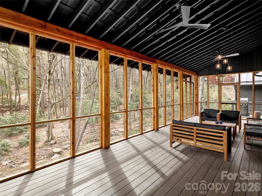 80 Hemlock Circle, Black Mountain, NC 28711.  MLS# CAR4367338, YatesRealty ID 11528. Upstairs Deck