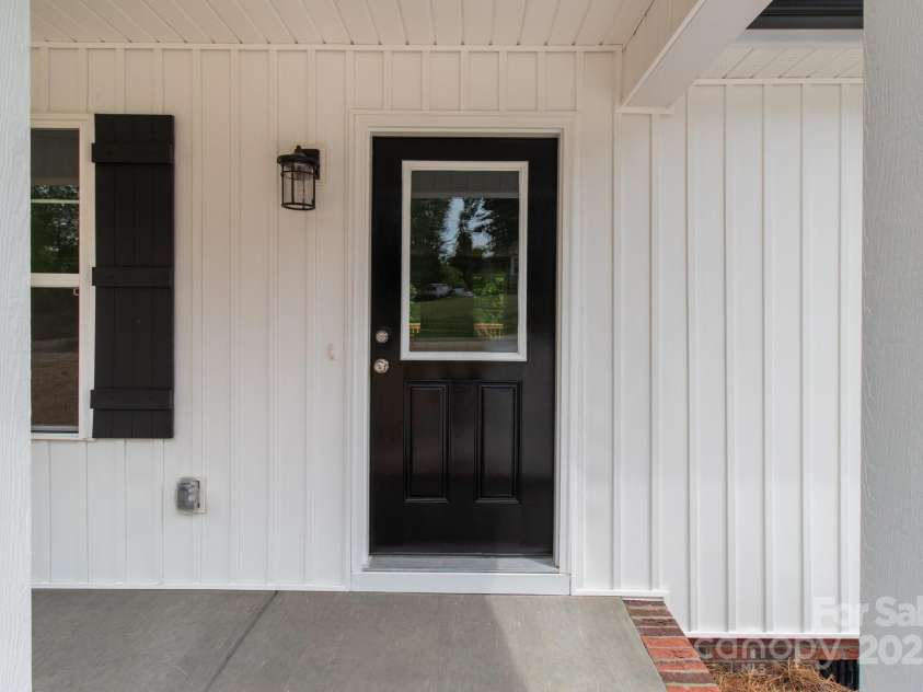 894 Oval Street, Kannapolis, NC 28081.  MLS# CAR4256839, YatesRealty ID 11528. 