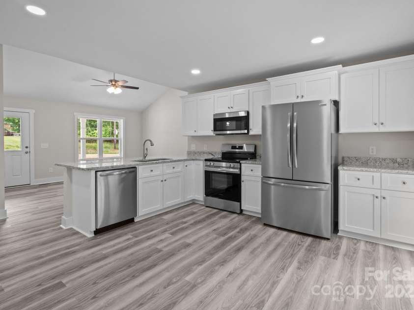 894 Oval Street, Kannapolis, NC 28081.  MLS# CAR4256839, YatesRealty ID 11528. 