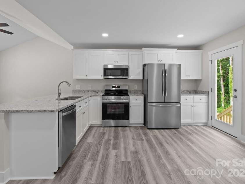 894 Oval Street, Kannapolis, NC 28081.  MLS# CAR4256839, YatesRealty ID 11528. 