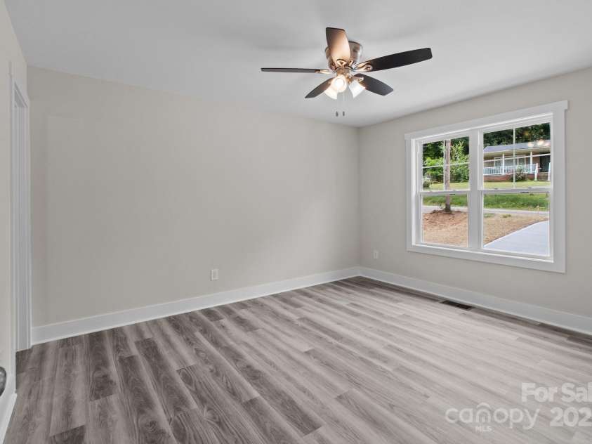 894 Oval Street, Kannapolis, NC 28081.  MLS# CAR4256839, YatesRealty ID 11528. 