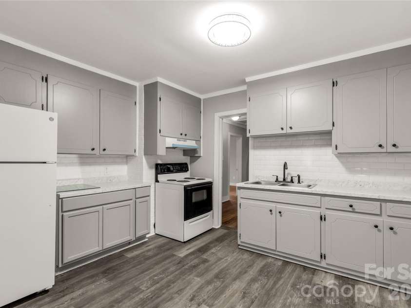 1250 Hampton Grace Avenue, Lancaster, SC 29720.  MLS# CAR4404716, YatesRealty ID 1153. 