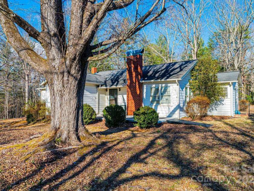 1396 Cottage Grove Road, Lenoir, NC 28645.  MLS# CAR4225236, YatesRealty ID 1153. 