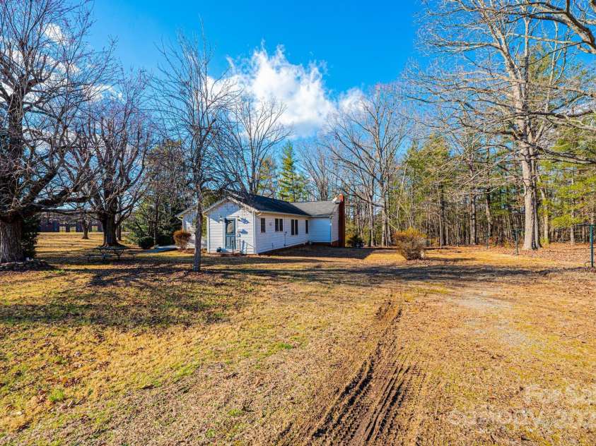 1396 Cottage Grove Road, Lenoir, NC 28645.  MLS# CAR4225236, YatesRealty ID 1153. 