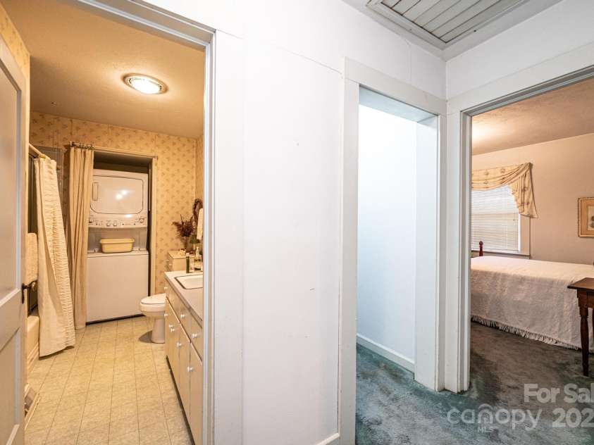 1396 Cottage Grove Road, Lenoir, NC 28645.  MLS# CAR4225236, YatesRealty ID 1153. 