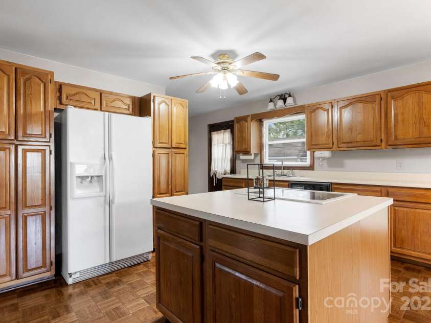 102 B Street, Morganton, NC 28655.  MLS# CAR4256311, YatesRealty ID 11530. 