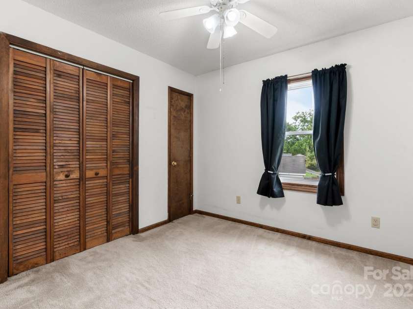 102 B Street, Morganton, NC 28655.  MLS# CAR4256311, YatesRealty ID 11530. 