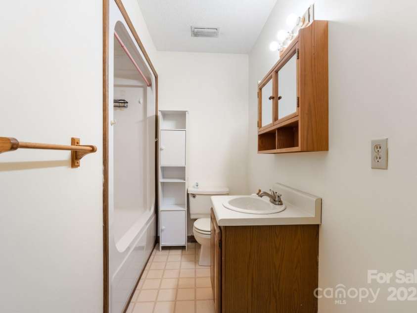 102 B Street, Morganton, NC 28655.  MLS# CAR4256311, YatesRealty ID 11530. 