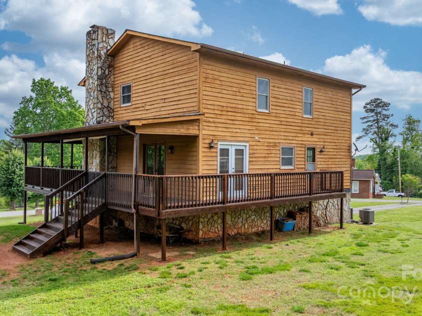 102 B Street, Morganton, NC 28655.  MLS# CAR4256311, YatesRealty ID 11530. 