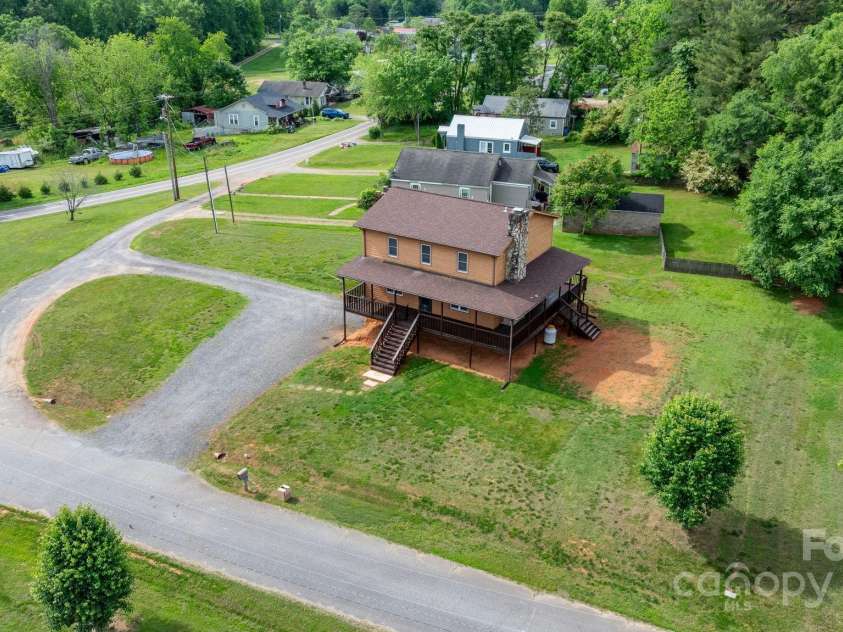 102 B Street, Morganton, NC 28655.  MLS# CAR4256311, YatesRealty ID 11530. 