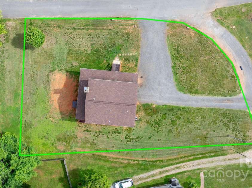 102 B Street, Morganton, NC 28655.  MLS# CAR4256311, YatesRealty ID 11530. 