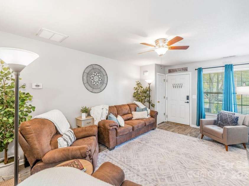 41 Lanceford Circle, Fletcher, NC 28732.  MLS# CAR4252559, YatesRealty ID 11531. 