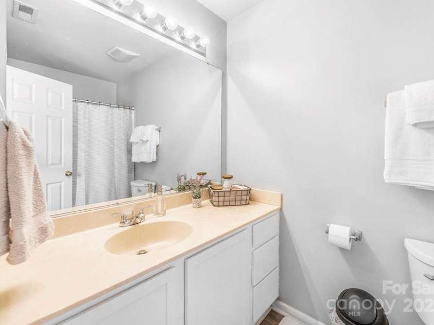41 Lanceford Circle, Fletcher, NC 28732.  MLS# CAR4252559, YatesRealty ID 11531. Primary ensuite
